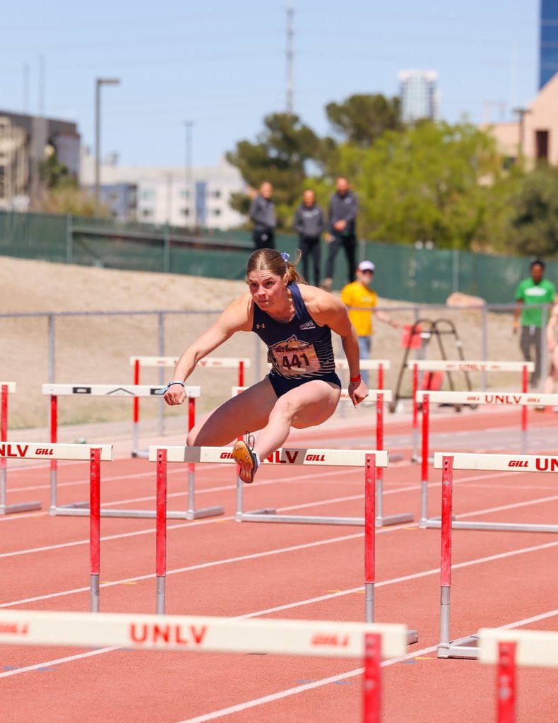 MSUBobcatsTFXC's tweet photo. WHOA MILLIE ⚡️

Millie Hubbell runs a 13.37 (+3.6) in the 100 meter hurdles, the 20th-best mark in the country this season 😳

#GoCatsGo https://t.co/mjF752LOwF