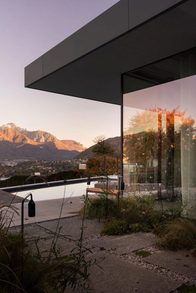afasiaarq's tweet photo. #Tuckey Design Studio  https://t.co/pgtrnLLSW4 | posted by afasia | daily entries on contemporary art and architecture #afasiaarchzine #afasiaarq | 

Casabella di Como . Lombardy Tuckey Design Studio . photos: © Dario Borruto Overlooking Lake Como, sits … https://t.co/3qVDqjoY2N
