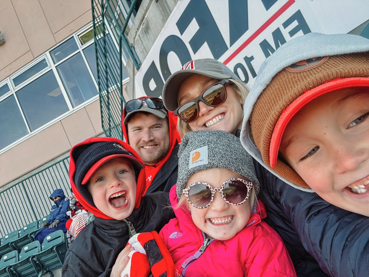A bit chilly for #Huskers baseball today, but GBR! ⚾️🌽