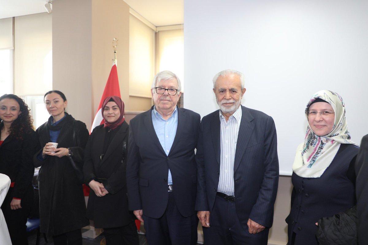 4/İst. 2 Nolu Barosu genel  merkezimizde değerli meslektaşlarımızın katılımı ile Bağımsız yargının önemli unsuru olan Avukatlık mesleğinin önemi konulu özel gündemli 5 NİSAN AVUKATLAR GÜNÜ kutlamasını gerçekleştirdik. Katılan tüm meslektaşlarımıza teşekkür eder başarılar dileriz.