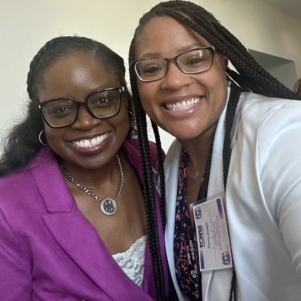 SierraJoseph15's tweet image. “Empowered Women Empower Women!”
@R4TCWSE @KWhite4learning @drrachelalex @MrsHaydenRLA @drgoffney #SpringConference #BoldandBrilliant #R4TCWSE