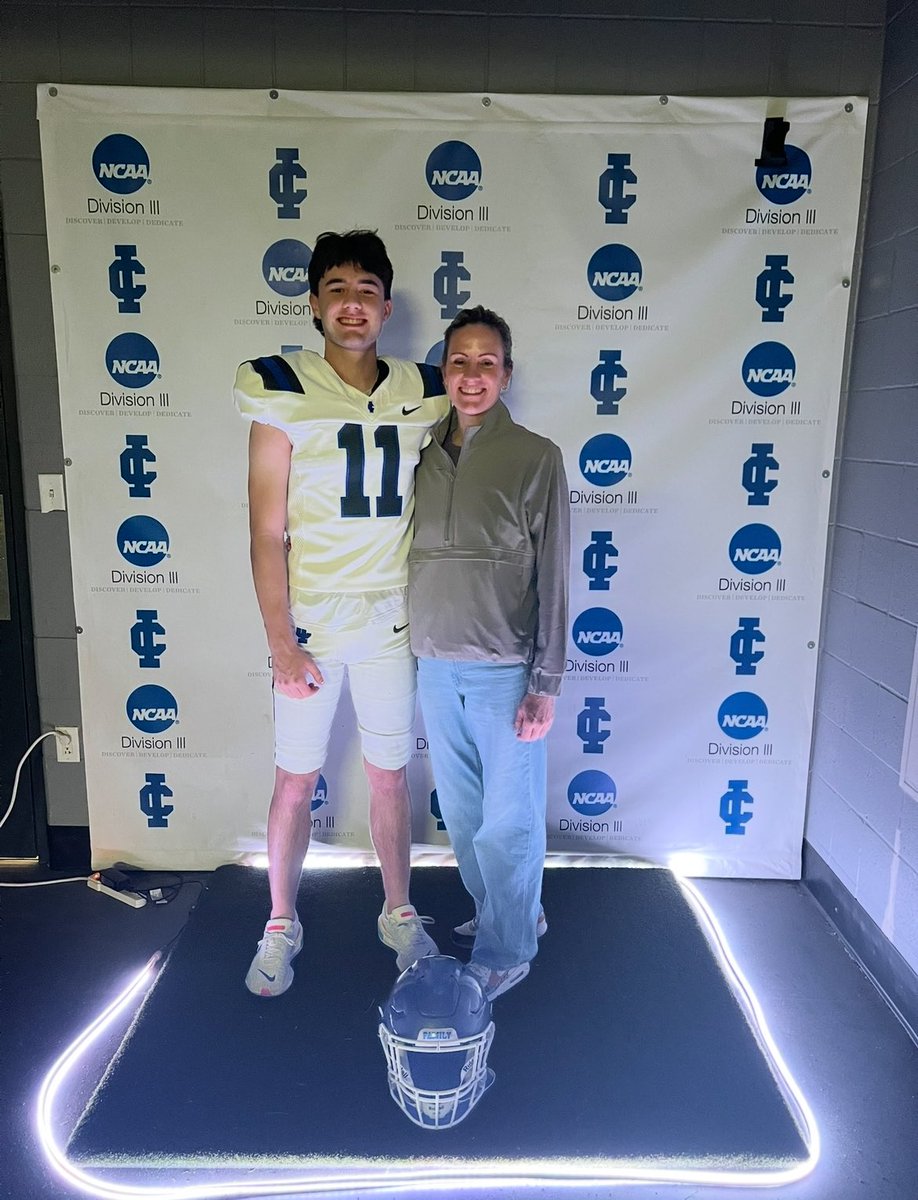 Andrew Brown (@andrewb1108) on Twitter photo After a great talk with Coach DeFrisco, I am blessed to receive my first offer from Illinois College! Thank you to Coach DeFrisco, Coach Krawczyk, and the rest of the coaching staff for the tour. Amazing facilities and people! <a href="/CoachDeFrisco/">▫️Ray DeFrisco▫️</a> <a href="/coach_krawczyk/">Matthew Krawczyk</a> <a href="/TigerFootball_/">EdwardsvilleFootball</a> After a great talk with Coach DeFrisco, I am blessed to receive my first offer from Illinois College! Thank you to Coach DeFrisco, Coach Krawczyk, and the rest of the coaching staff for the tour. Amazing facilities and people! <a href="/CoachDeFrisco/">▫️Ray DeFrisco▫️</a> <a href="/coach_krawczyk/">Matthew Krawczyk</a> <a href="/TigerFootball_/">EdwardsvilleFootball</a>
