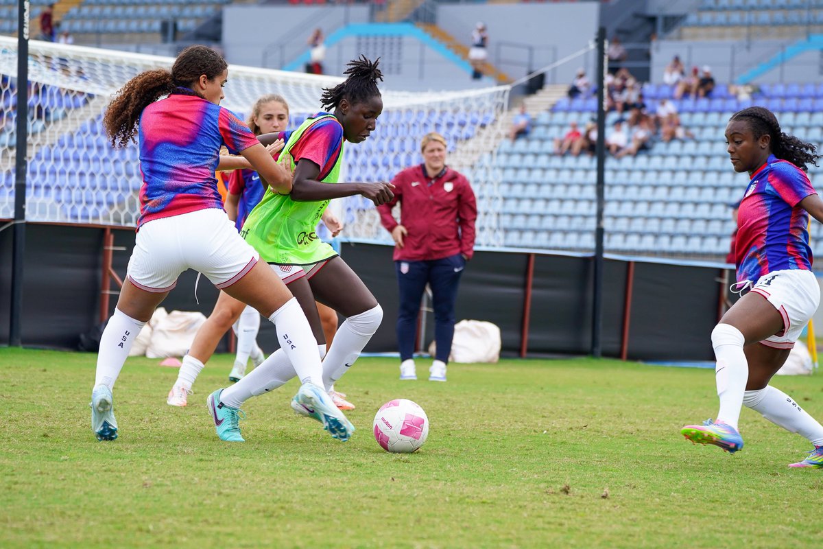 Warming Up 🔥

#U17WNT