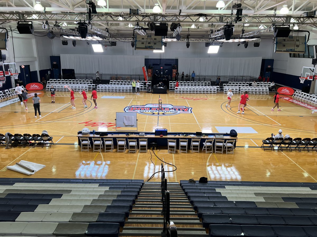 RobChaneyAD's tweet photo. Yes, that’s @HCCFLAthletics getting set to host today’s Women’s College All-Star Game. You can watch the action at 3 pm on ESPN2.
Quite apropos with 8 of the last 10 @NJCAA women’s champions hailing from @TheFCSAA! #BasketballState https://t.co/pOd2P0FNZd
