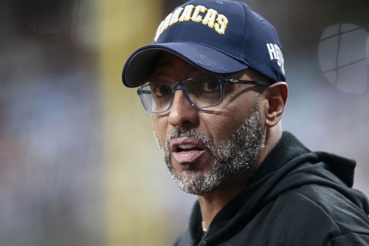 ElRugidoDeHoy's tweet image. Todo apunta al regreso de José Alguacil como manager de los Leones del Caracas para la temporada 2025-2026. Este movimiento podría venir acompañado de ajustes en la gerencia del equipo.

Persiste la tensa situación en las oficinas melenudas.

Seguimos.
#ElRugidoDeHoy🦁