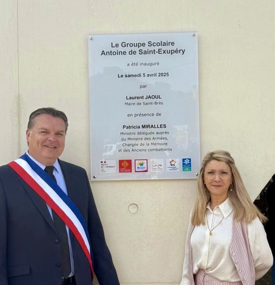 « On ne voit bien qu’avec le cœur. »

À Saint-Brès, j’ai eu l’honneur d’inaugurer le groupe scolaire Antoine de Saint-Exupéry.
Un nom qui n’est pas seulement celui d’un écrivain ou d’un aviateur. C’est celui d’un homme de courage, de liberté, d’engagement.

Donner son nom à une