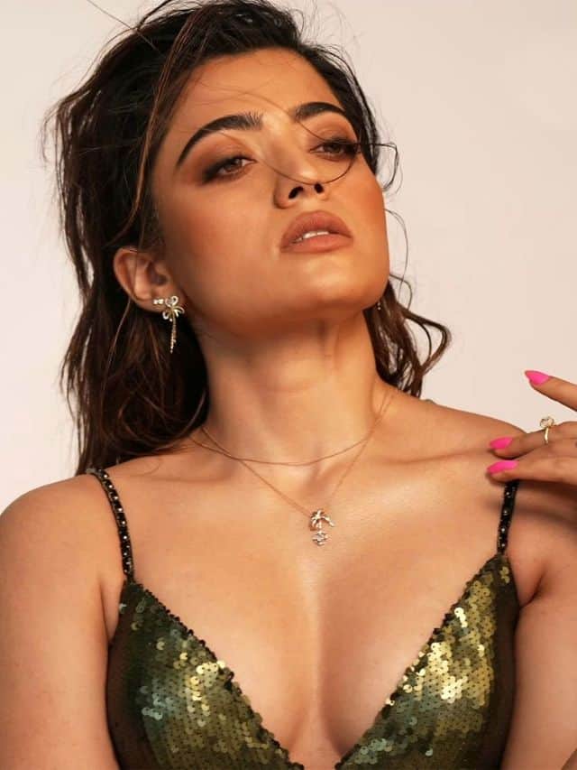 FunPlanet365's tweet photo. #StarManPics #RashmikaMandanna #FrontPose
Rashmika Mandanna
2/4 https://t.co/BVqmeLBGHX