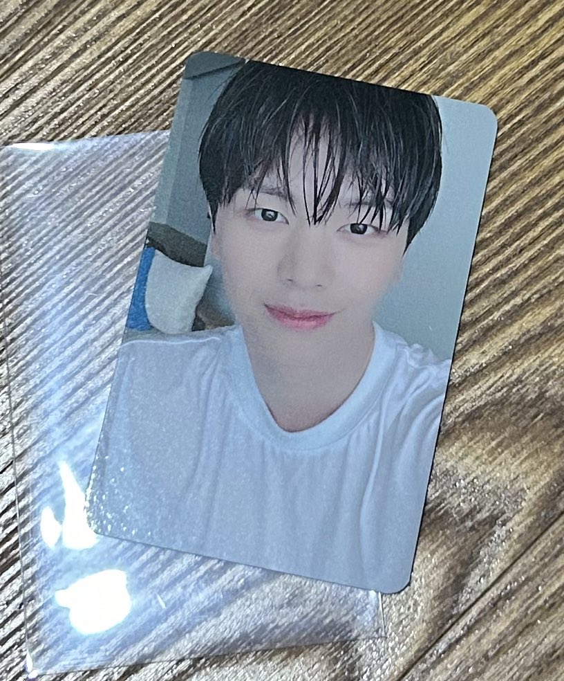 keb0979's tweet photo. 육성재 2025시즌그리팅 프롬 미공포 양도 판매

반택비포함 1.0

#육성재시그미공포 #육성재미공포 #육성재포카 #육성재양도 https://t.co/CKWVhoHhVF