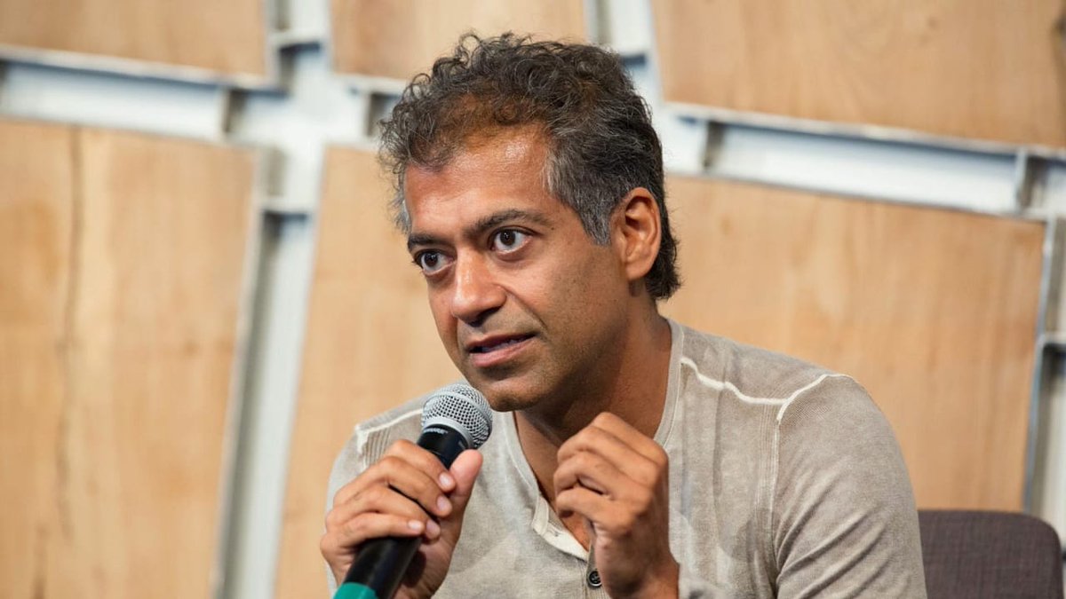 The greatest thinker of the 21st century:

Naval Ravikant.

He was an early investor in Uber, Twitter, and Notion.

And he famously said, “You’re not going to get rich renting out your time.”

Here are 10 of his teachings on wealth that changed my life: