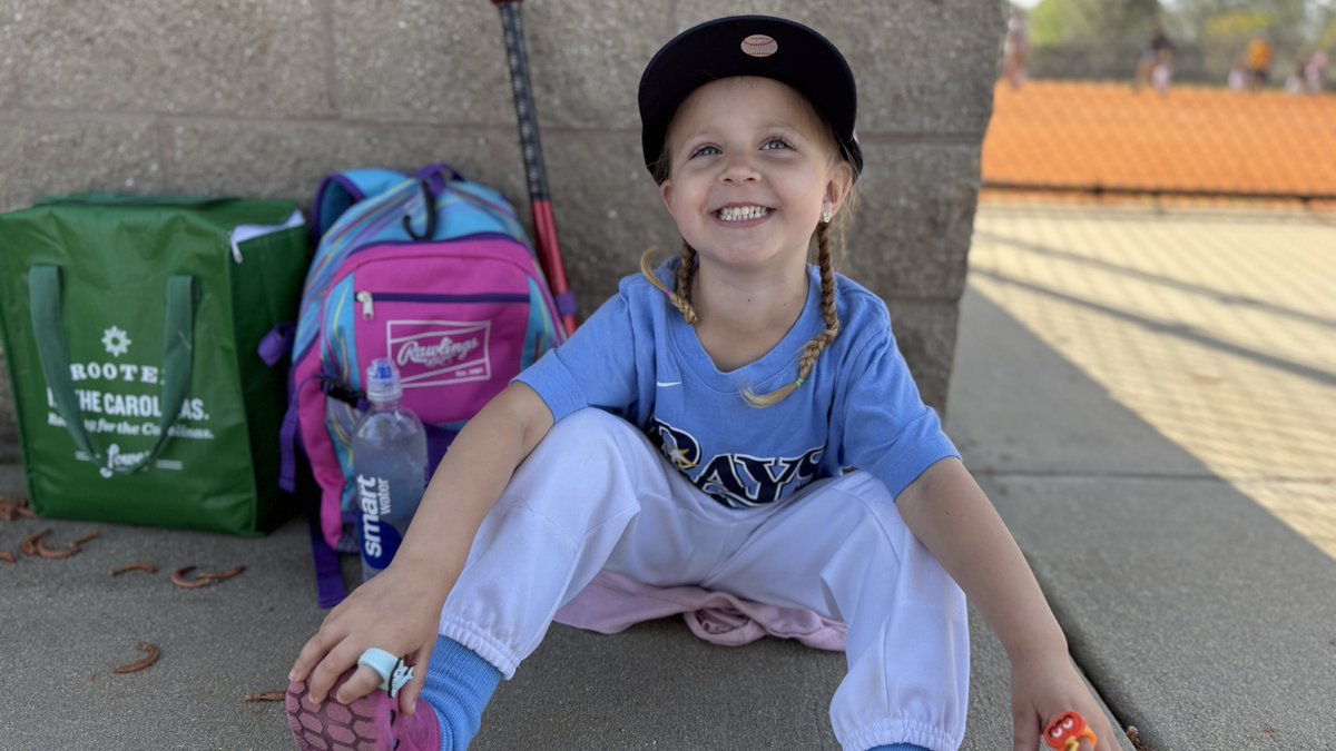 ppereira3174's tweet photo. Future Hall of Famer right here! #girldad #teeball https://t.co/fArBXSOBh9