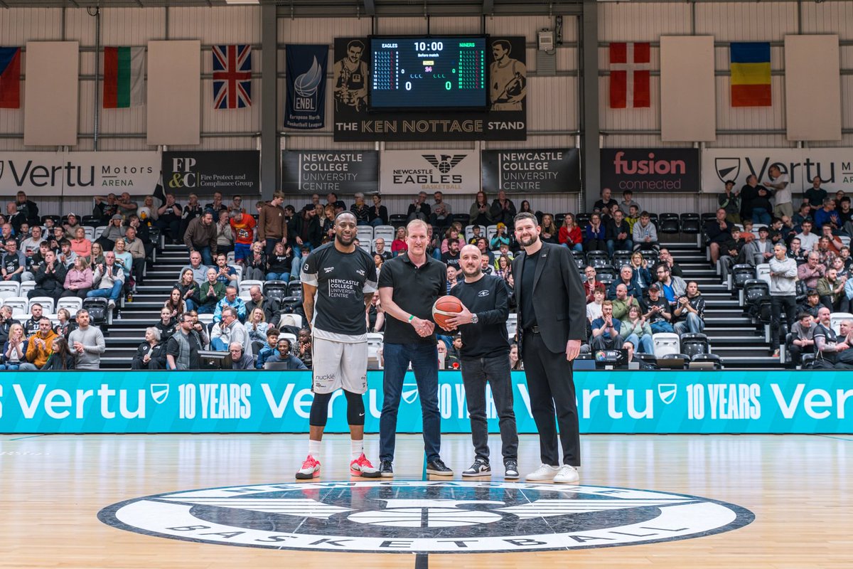 Newcastle Eagles (@newcastleeagle) on Twitter photo ๐ง๐๐ ๐๐๐ข๐๐ ๐๐ฆ ๐๐ง ๐ญ๐ฌ! ๐ฆ
๐
โฑ Ahead of tip-off last night at <a href="/VertuArena/">Vertu Motors Arena</a>, the clock was held at 10 mins to celebrate a decade of support from @vertumotors.
๐ฐ Read more about the club and <a href="/eaglesfdn/">Eagles Community Foundation</a>'s continued partnership at: newcastle-eagles.com/news/newcastleโฆ
#WeAreEagles ๐ง๐๐ ๐๐๐ข๐๐ ๐๐ฆ ๐๐ง ๐ญ๐ฌ! ๐ฆ
๐
โฑ Ahead of tip-off last night at <a href="/VertuArena/">Vertu Motors Arena</a>, the clock was held at 10 mins to celebrate a decade of support from @vertumotors.
๐ฐ Read more about the club and <a href="/eaglesfdn/">Eagles Community Foundation</a>'s continued partnership at: newcastle-eagles.com/news/newcastleโฆ
#WeAreEagles