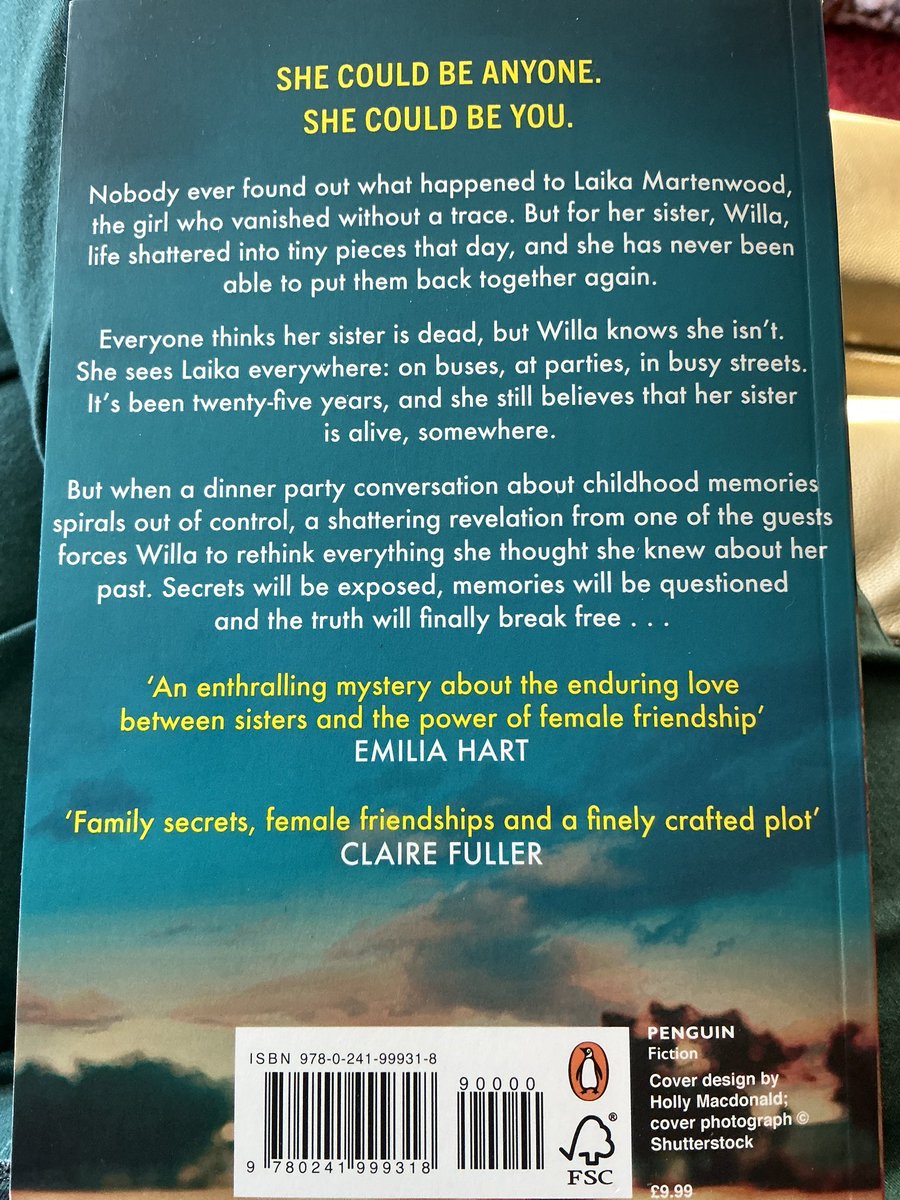 📮📮BOOK POST📮📮

Thank you Natalie <a href="/VikingBooksUK/">Viking Books UK</a> for this gorgeous finished copy of #ThingsDontBreakOnTheirOwn by <a href="/saraheastercols/">Sarah Easter Collins</a> 

Just check out the blurb. Available to buy now.