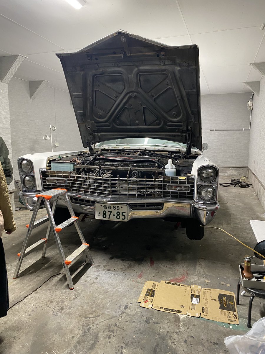 ラフィン最高だった😀
チャーミー青森〜って何十回も言ってた
やっぱカッコいい😎

ライブ終わりは打ち上げないと！焼鳥ズートさんで宴会
その後お友達のガレージにて、修理中のキャデラックセビルを。30年前から変わらず美しい😍
チャーミー、ポンさんリンゴ酢飲んでね！

#チャーミー　#ラフィン