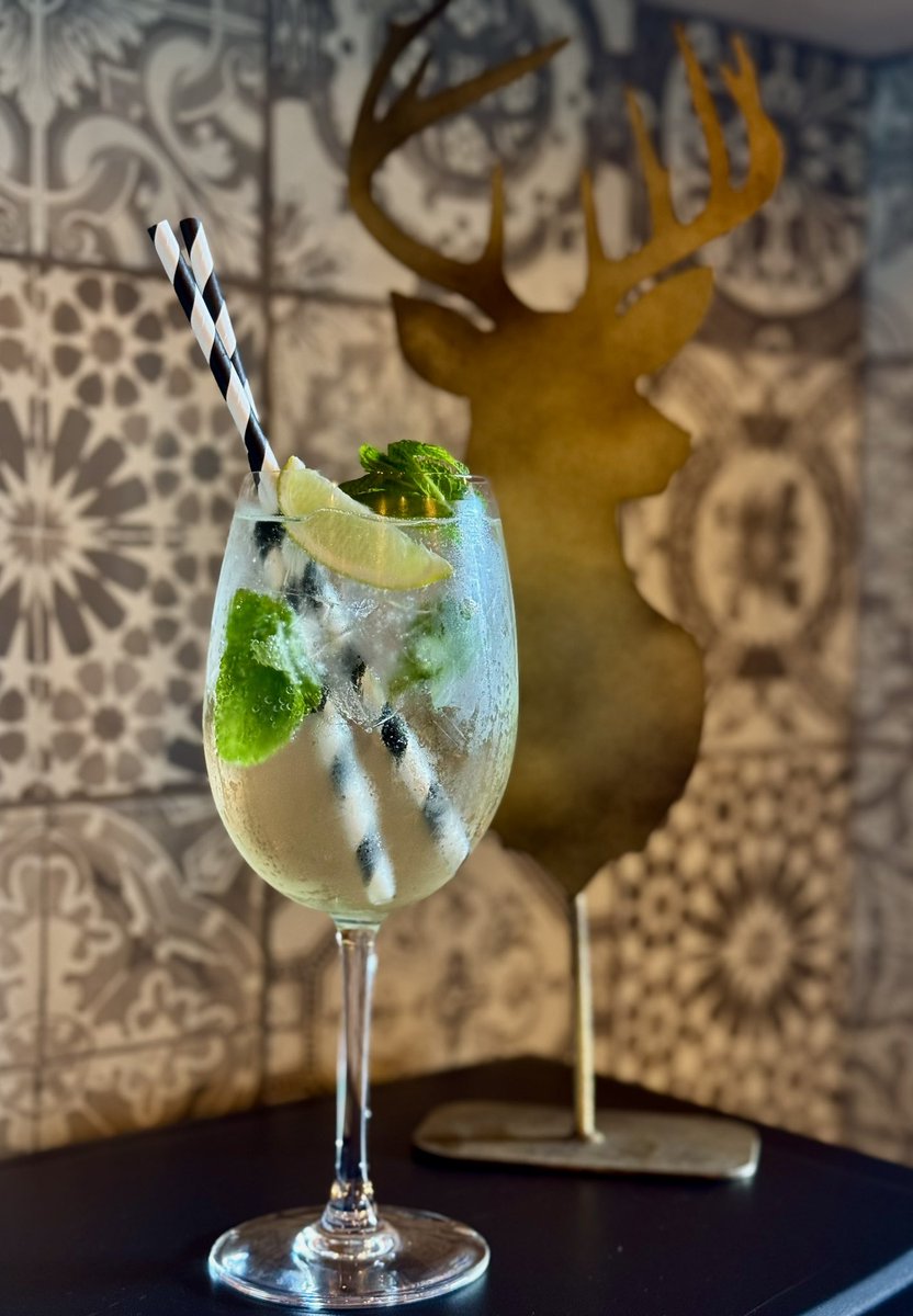 Is there anything better than a nice cool cocktail when the sun is shining?! ☀️ 🍹 

A new addition to our menu ‘Hugo Sprtiz’ A refreshing mix of gin, elderflower, soda, prosecco and mint! Cheers!