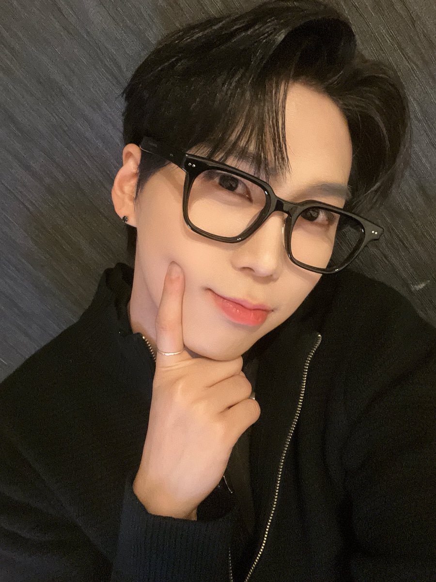 BAE173_member's tweet photo. [#준서]

幸せな一日

#BAE173 #비에이이173 
#JUNSEO https://t.co/ychOQzUdv8