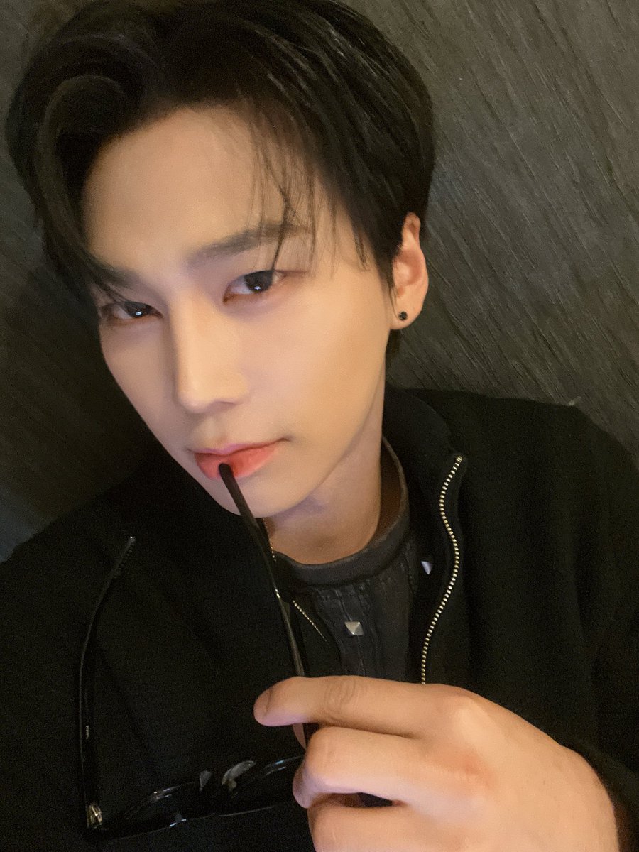 BAE173_member's tweet photo. [#준서]

幸せな一日

#BAE173 #비에이이173 
#JUNSEO https://t.co/ychOQzUdv8