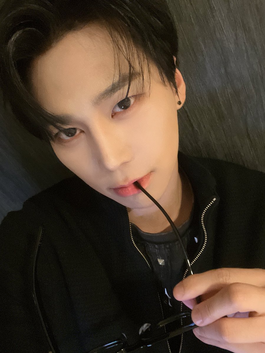 BAE173_member's tweet photo. [#준서]

幸せな一日

#BAE173 #비에이이173 
#JUNSEO https://t.co/ychOQzUdv8