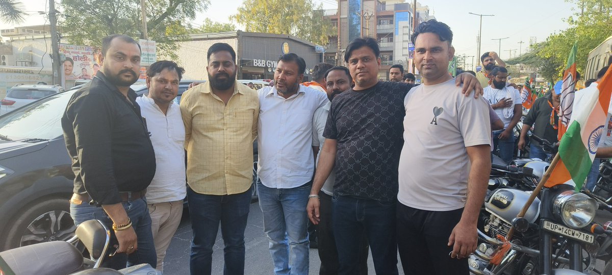 KapilMavi01's tweet photo. योगी सरकार के सफल 8 वर्ष पूर्ण होने पर साहिबाबाद में युवामोर्चा महानगर द्वारा भव्यबाइक रैली का आयोजन किया, जिसमे मुख्यअतिथि कैबिनेट मंत्री श्री सुनील कुमार शर्मा जी एवं महानगर अध्यक्ष आदरणीय श्री मयंक गोयल जी ने हरी झंडी दिखाकर प्रारंभ किया
#mayankgoel #sunilkumarsharma https://t.co/QK0ceG8ztZ