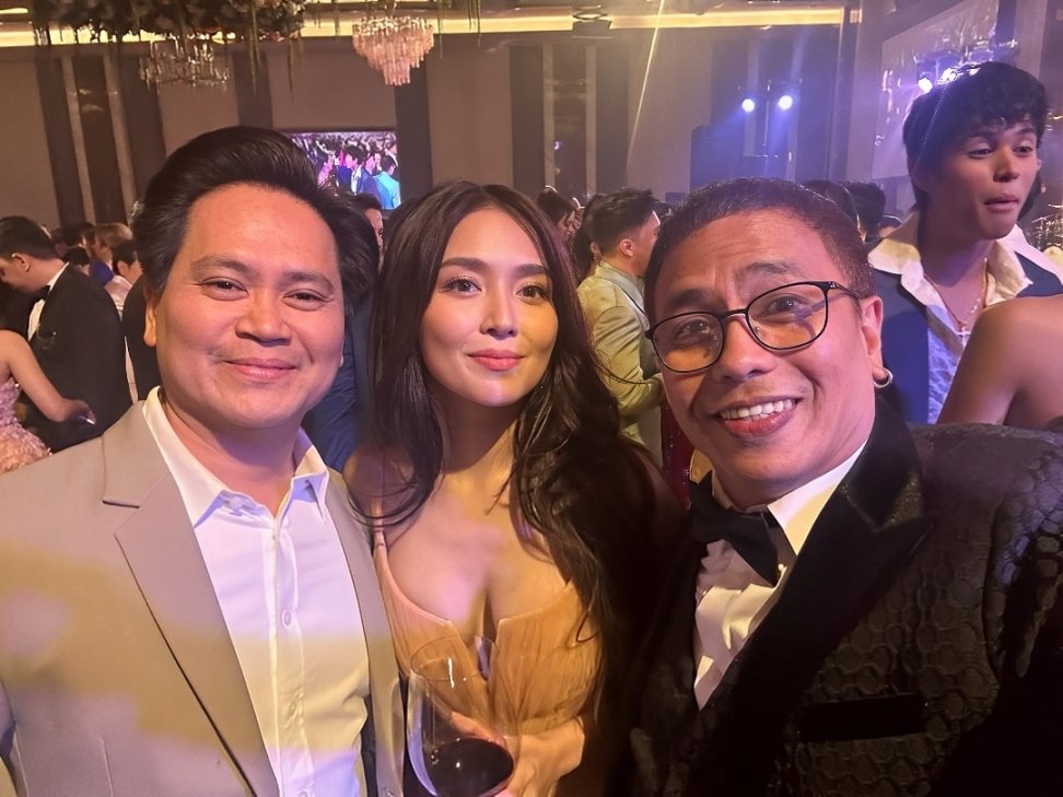 notyourelena's tweet photo. "MAHAL NAMIN ANG BABAENG ITO, MABAIT AT WALANG ERE!" — Sir Eric

He speaks in behalf of kathryn's fans 🫶 https://t.co/42ltRm2ZCB