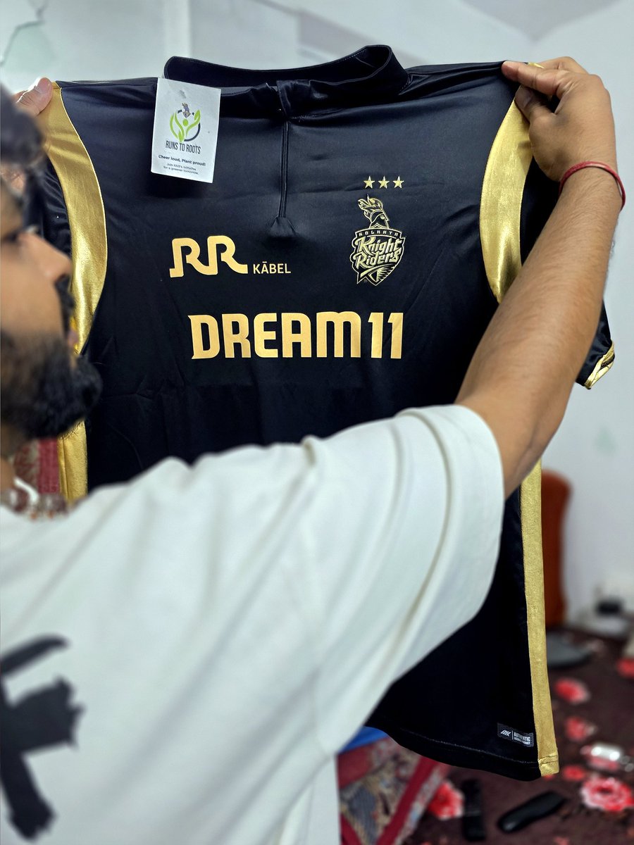 specsboyjourney's tweet photo. A Touch of Nostalgia for the Knight Faithful! All the Gold and Purple running through my Veins!! 💛💜
KKR Always🥂✨
@kkriders @iamsrk @SIX5SIXSport
 
#RetroKKR #VintageKKR #KKR #KolkataKnightRiders #IPL2025 #IndianPremierLeague #KorboLorboJeetbo #KKRFan #KKR💜 #kkrhaitaiyaar https://t.co/wgCO8vHoeo