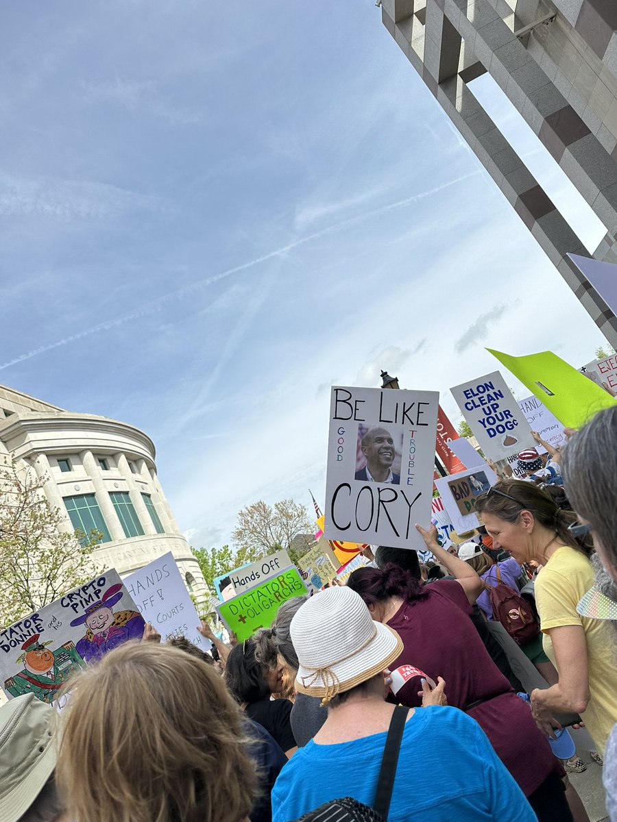 ThisBarbara's tweet image. Great crowd in Raleigh! No idea of crowd size. #HandsOff2025 #HandsOff