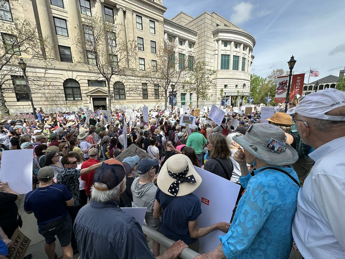 ThisBarbara's tweet image. Great crowd in Raleigh! No idea of crowd size. #HandsOff2025 #HandsOff