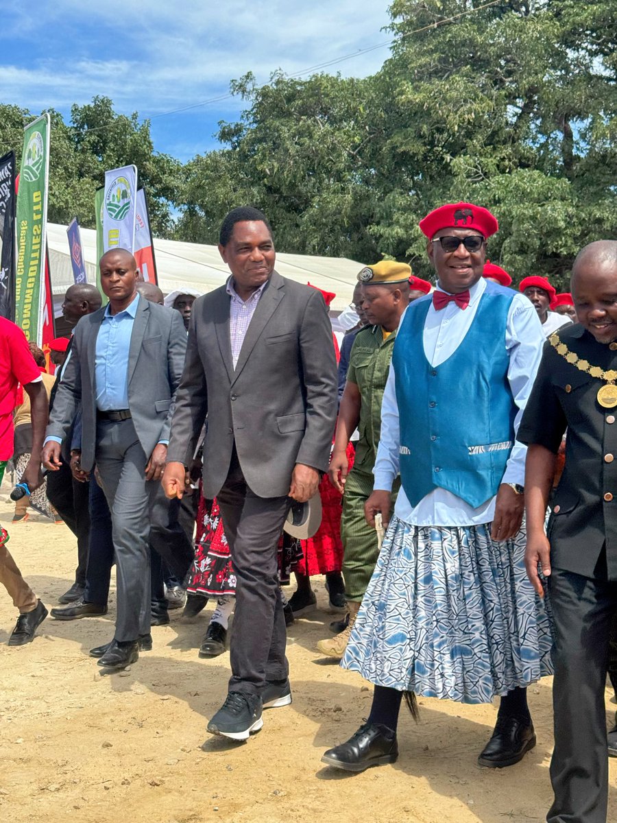 Discover_Zambia's tweet photo. Some stunning outfits from #Kuomboka2025 🛶
Colourful Siziba and Misisi all over Mongu, Western Province. 

#discoverzambia https://t.co/HKwgfylDvJ