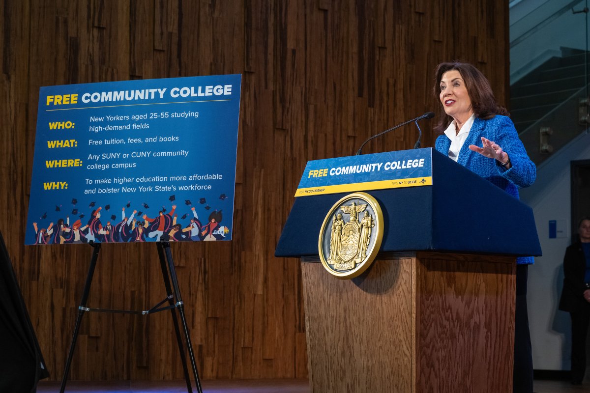 Governor Kathy Hochul tweet media