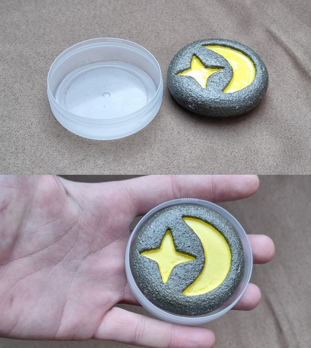 Samey_RuneScape's tweet photo. I made runes from cement!😎🕺 
Each one is cast to a plastic disc like in the last picture, then carved using a pen, needle and sandpaper then painted and finished with lacquer😄
#runescape #rune #handmade #cement #happyscaper #runes #diy #homedecor https://t.co/hs2i3N2wPT