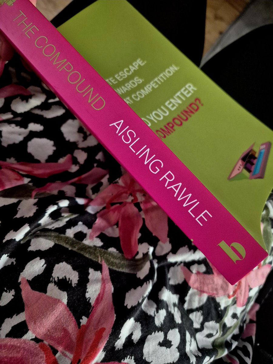 _DanielleLouis_'s tweet image. 'Love Island meets Lord of the Flies'?!

I am so here for ALL of this!

Thanks so much, @BoroughPress, for popping over a copy of Aisling Rawle's #Debut, #TheCompound. I can't wait to review in July's @TheDebutDigest newsletter!

#LoveIsland #Books