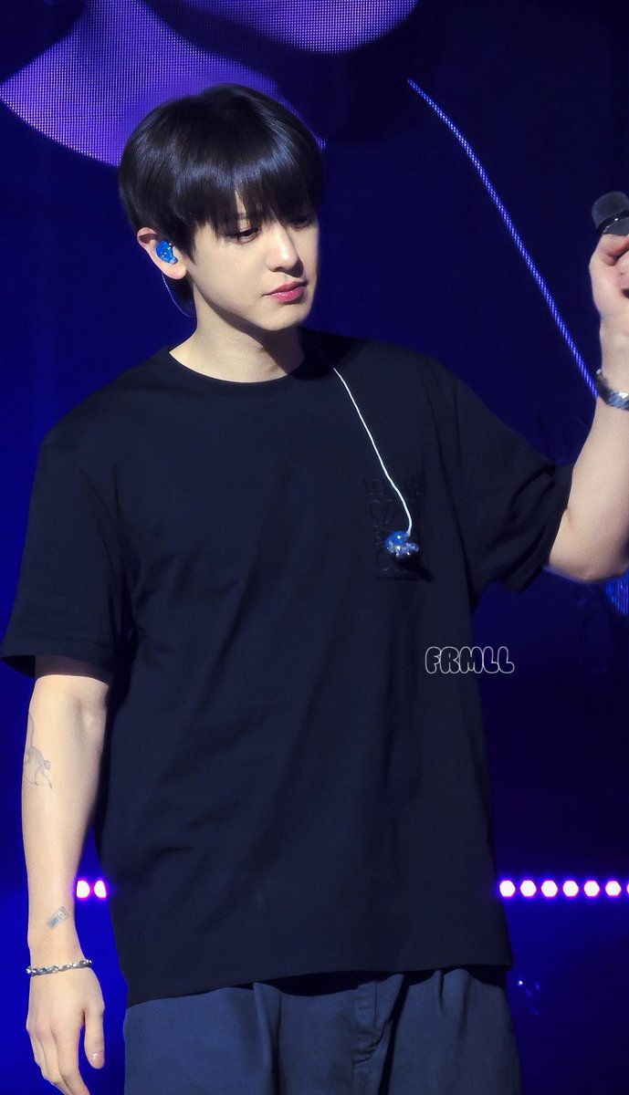 hourly chanyeol tweet media