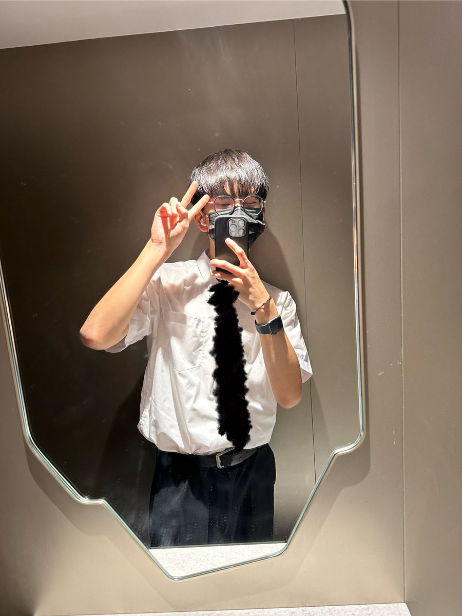 覺得單眼應該可以裝可愛但看起來完全沒分別🤏🏻