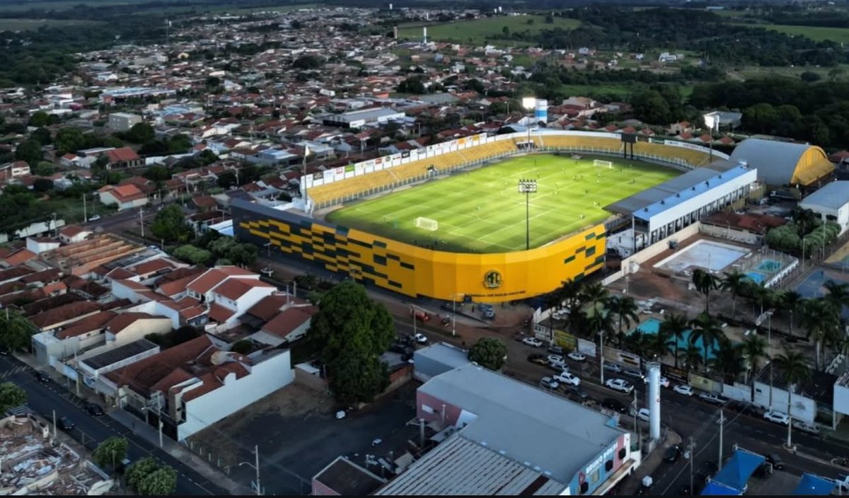 DataFutebol's tweet photo. O Mirassol fez uma reforma no seu estádio pra Série A.

Além de ter um excelente gramado, ficou bonito, hein? https://t.co/0UcLrbGHht