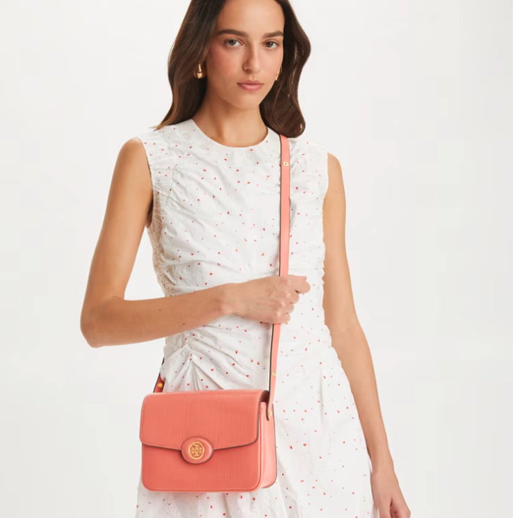 LordOfDiscounts's tweet photo. 💼 Tory Burch, Robinson Crosshatched Convertible Shoulder Bag, Free Shipping, now $219 via Tory Burch

⬇️ 45% Price Drop

🔗 - https://t.co/DBWC8vd5D3

⬇️Tory Burch Sale Going on Now
🔗 - https://t.co/CimSrsTSoC

#LRDeal | #AD https://t.co/EfEEMC3ghL