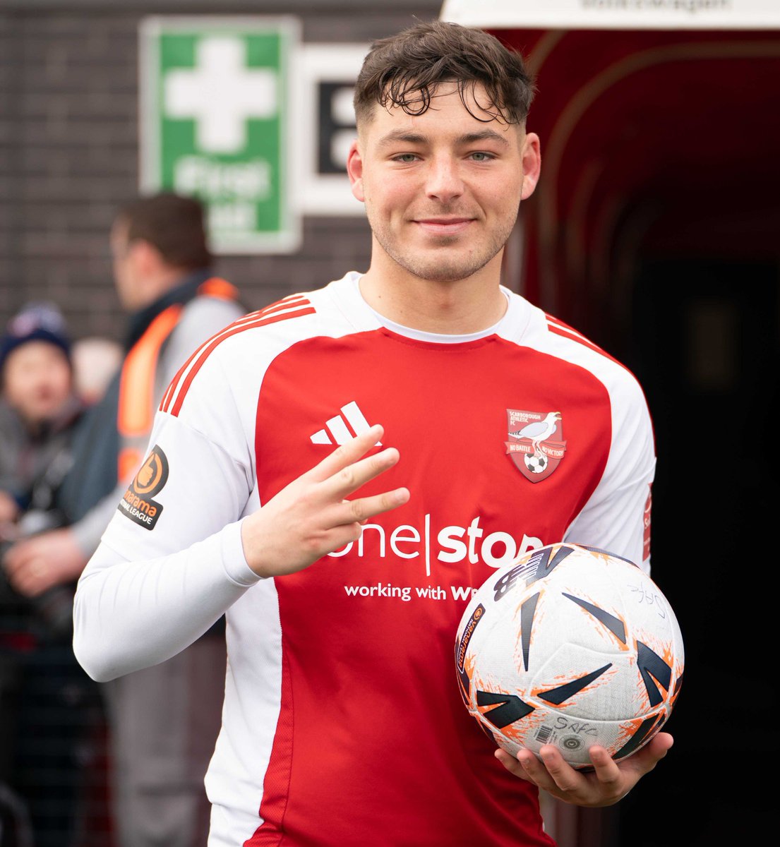 Hat-trick hero 🎩 

A 15 minute hat-trick for Wakka 👏