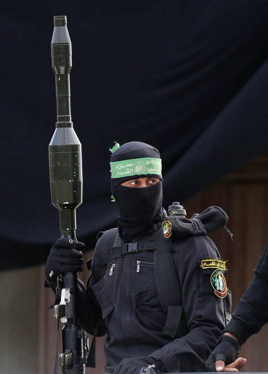 میں غزہ کے لیے اپنی جان دینے کو تیار ہوں اگر سکیورٹی فورسز کو غزہ میں عملی طور پر حصہ لینے والوں کی ضرورت ہے تو میرا نام بھی شامل کر لیے اور جہاں بلائیں گے میں حاضر ہو جاؤں گا ،۔

#نوائےسحر 
<a href="/OfficialDGISPR/">DG ISPR</a> 
<a href="/Laiba_Humanity/">Laiba Palestine 🇵🇸</a>