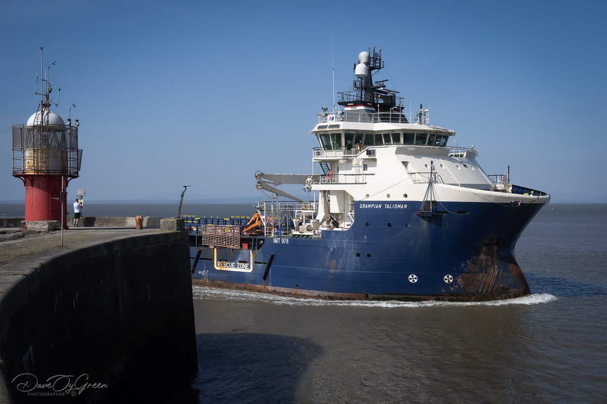 IOMHUK's tweet photo. Offshore supply vessel Grampian Talisman returning to Heysham Port on March 4th and a very nice series of photos from local
photographer Dave Oy Green, thanks Dave.
#offshoreservices #offshore #morecambebay https://t.co/oiuCDPHrBm