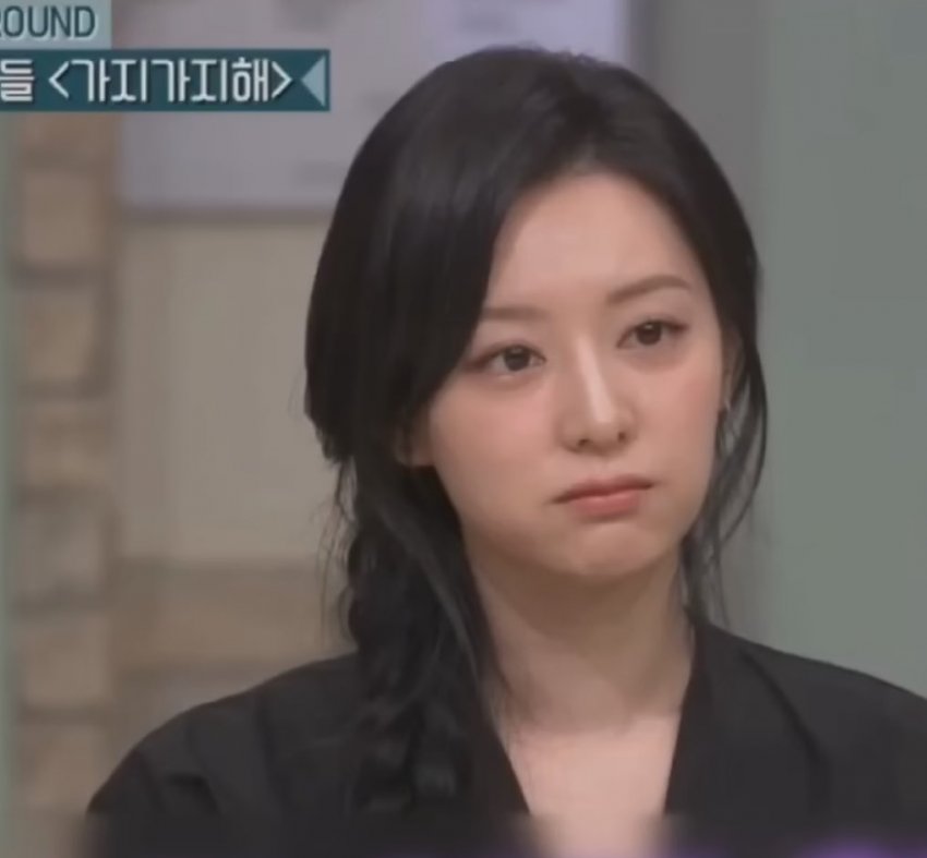 제가 생각해도 요즘 너무 안 오는 것 같아서......오랜만에 들어와봤습니다ㅠㅠ🙈 저는 지금 시험기간이라 학교 학원 스카 집 루트를 매일매일 실천 중이에용😨 딱 지원니 표정으로 아침부터 밤까지 살고 있는 것 같긴 한데..ㅎ 그래도 오랜만에 사진도 보고 하니까 기분이 너무 좋더라구요😽❤️