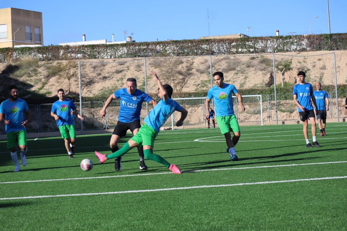 ⚽️ Un Partido por la Convivencia: Celebramos el Día del Pueblo Gitano a Golpe de Balón ⚽️
📆 Este sábado 5 de abril, a las 09:00h, el campo de fútbol La Nía de Aspe se llenó de energía, sonrisas y mucho compañerismo para celebrar el Día Internacional del Pueblo Gitano ✨🎉