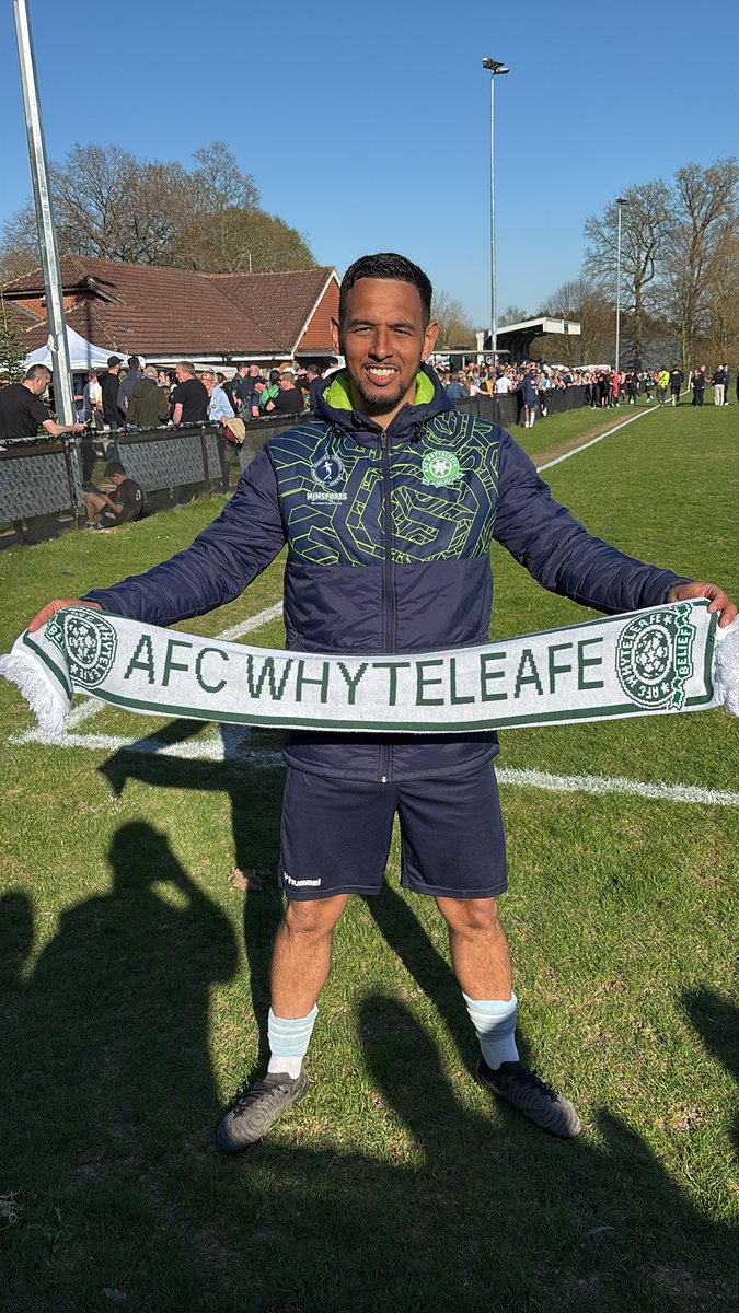 PaGeYReLoADeD's tweet photo. So proud of my brother @starbeno been doing this since we were kids.. now getting his flowers and will be gracing the Wembley turf!! Cracking free-kick aswell… ⚽️ Big game… no problem ❤️
@AFCWhyteleafe #Agentpage https://t.co/7F4wZ00Ih5
