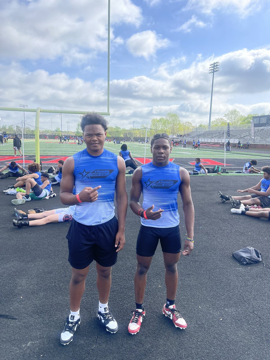 RobertScottjr_8's tweet photo. good day today at rivals combine 

4.77y 40y dash
4.4 shuttle
7.6 3 cone drill
8ft 5in broad
30in vertical https://t.co/FnRZwfeMPY