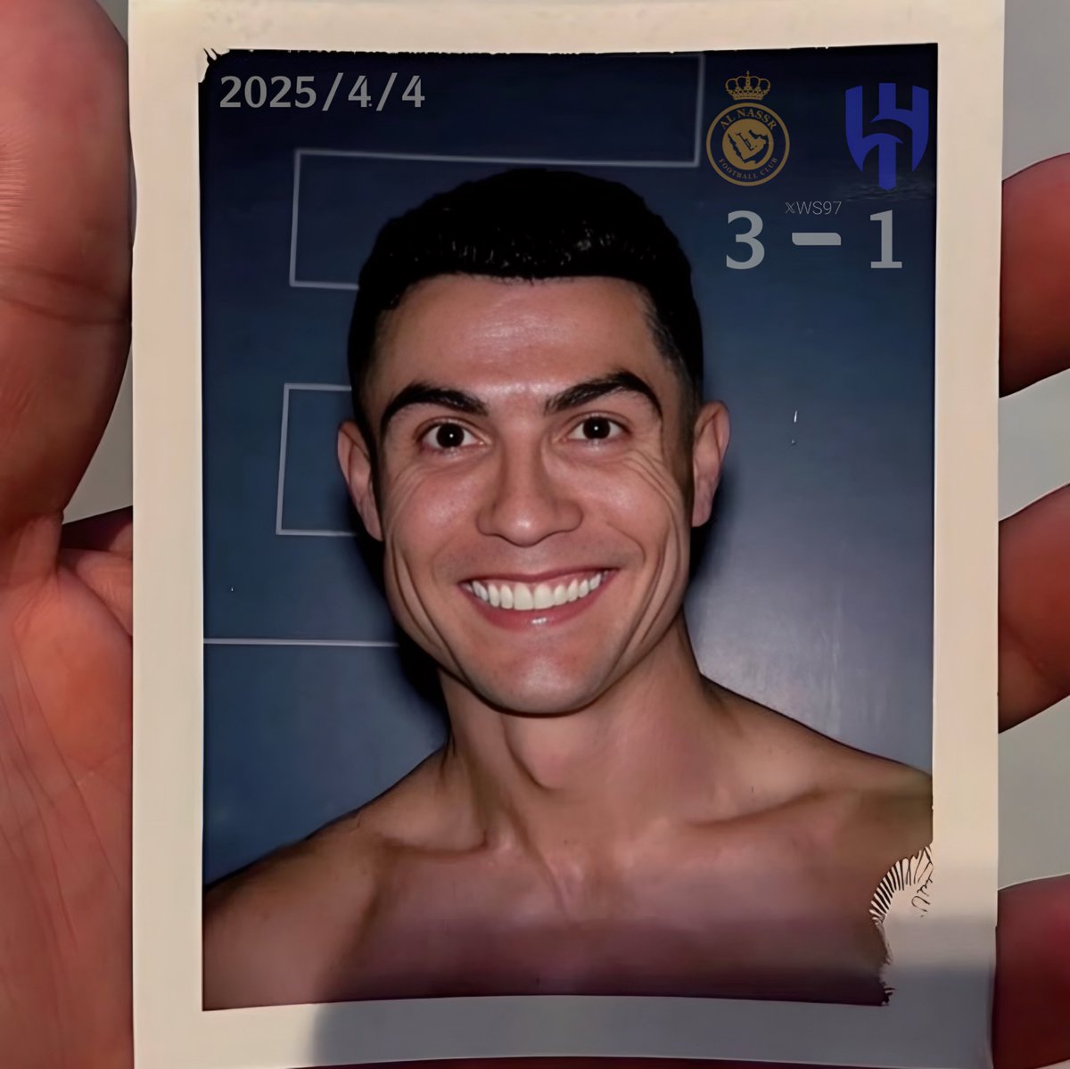 I C O N I C 💛🥶