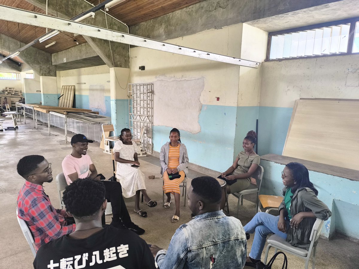 imind_malawi's tweet image. "The most basic and powerful way to connect to another person is to listen. Just listen. Perhaps the most important thing we ever give to each other is our attention."

Rachel Naomi Remen

Today, we appreciate the gift of friendship. 

#youthmentalhealth
#friendship
#MUBAS