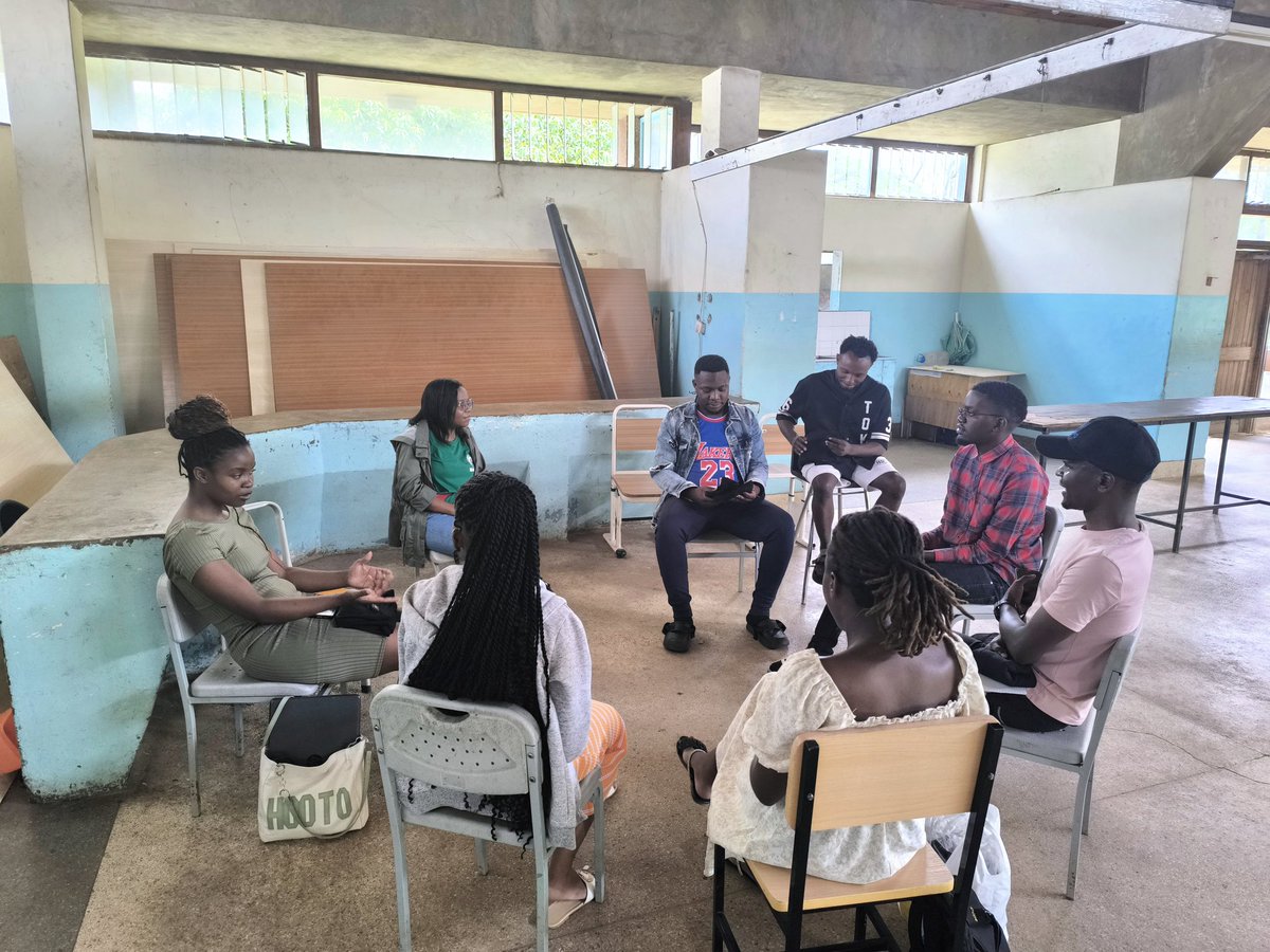 imind_malawi's tweet image. "The most basic and powerful way to connect to another person is to listen. Just listen. Perhaps the most important thing we ever give to each other is our attention."

Rachel Naomi Remen

Today, we appreciate the gift of friendship. 

#youthmentalhealth
#friendship
#MUBAS