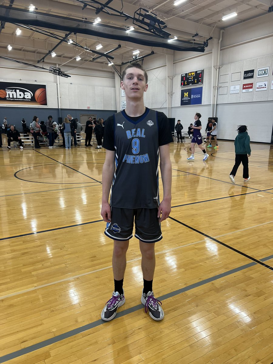 2026 6’7 Cooper Fahning was a standout this game boasting an efficient 25 points. Leading his squad against an elite Team Hustle. Fahning has the frame to play at the next level, can shoot the 3, and plays balanced in the paint. Absolute Gamer
<a href="/CooperFahning/">Cooper</a> <a href="/RealPhenomHoops/">Real Phenom</a>