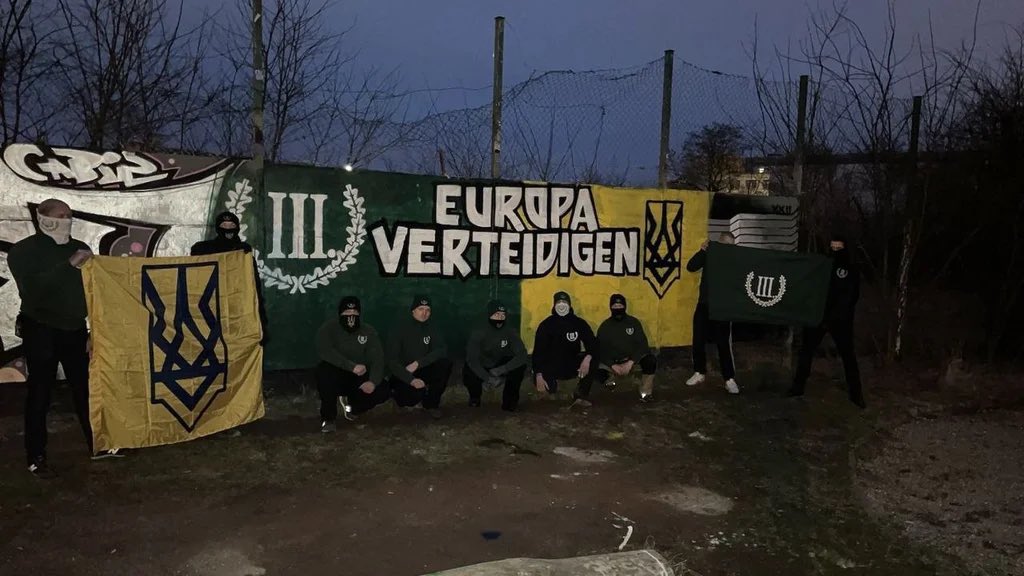 Am 01.03.2025 riefen russische Oppositionspolitiker*innen zu einer Demo in #Berlin auf. Bei der Demonstration bildeten russische #Nazis um das Russische Freiwilligen Korps einen Demoblock, an dem sich auch Mitglieder des III. Wegs beteiligten. 
➡️ ausdemweg.net/01-03-2025-der…
#B0103