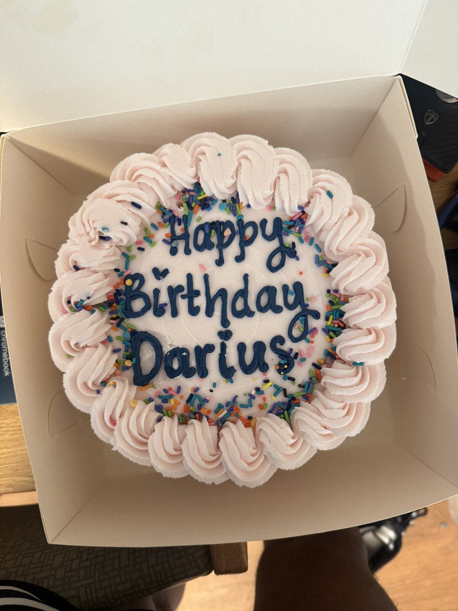 dariusmartin_13's tweet image. Bless to see another year🎂🙏🏾