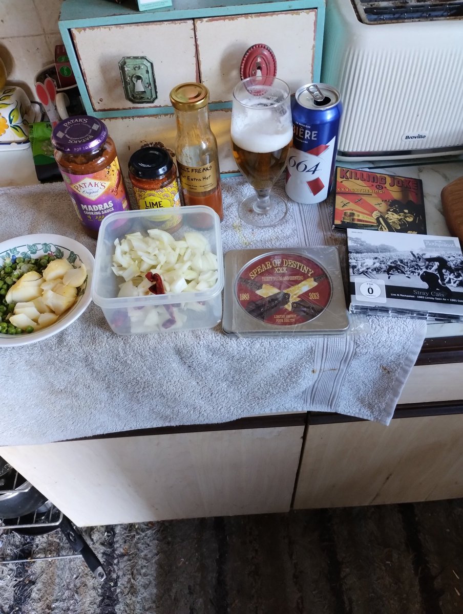 andrewgarwood1's tweet image. This evening&apos;s entertainment...