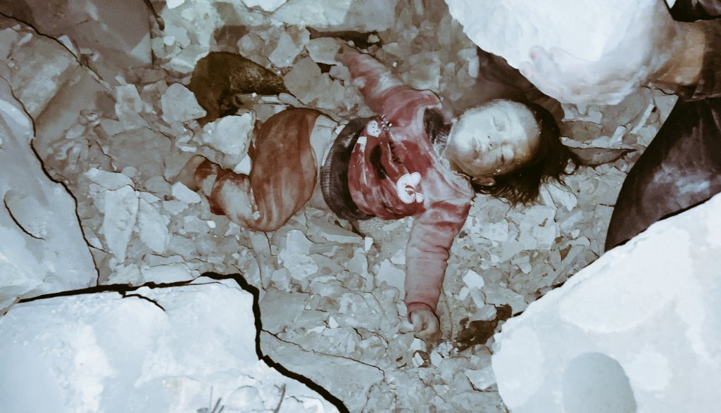 لا تتوقف عن #النشر انت كم شاهد  
صمتك خيانه...!!