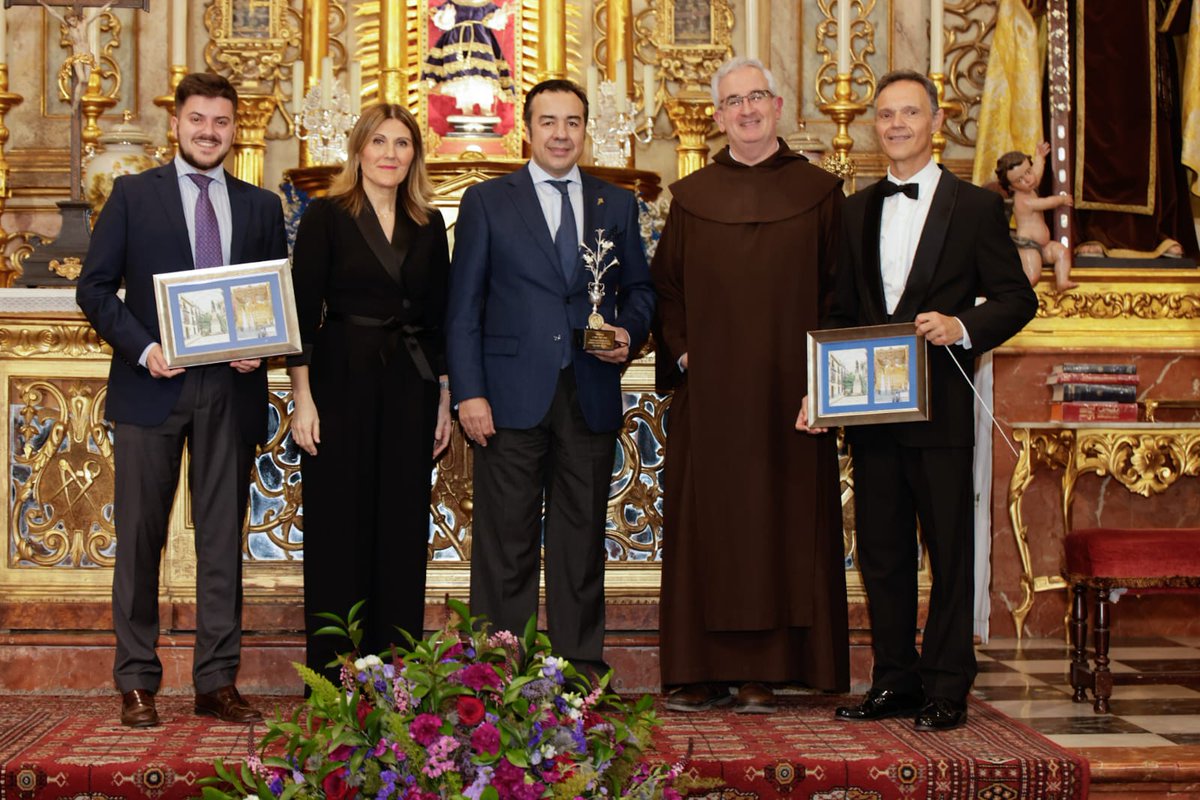 cogitise's tweet photo. 🗣️ "Al cielo con ella Sevilla"
El poeta y compositor José León protagoniza el XXXI Acto de Exaltación de la Semana Santa de Sevilla de #COGITISE de la mano de la @BSMSevilla

https://t.co/YdF1W1MB32 https://t.co/pPw19UUjhh